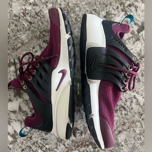 Maroon womans Nike Presto